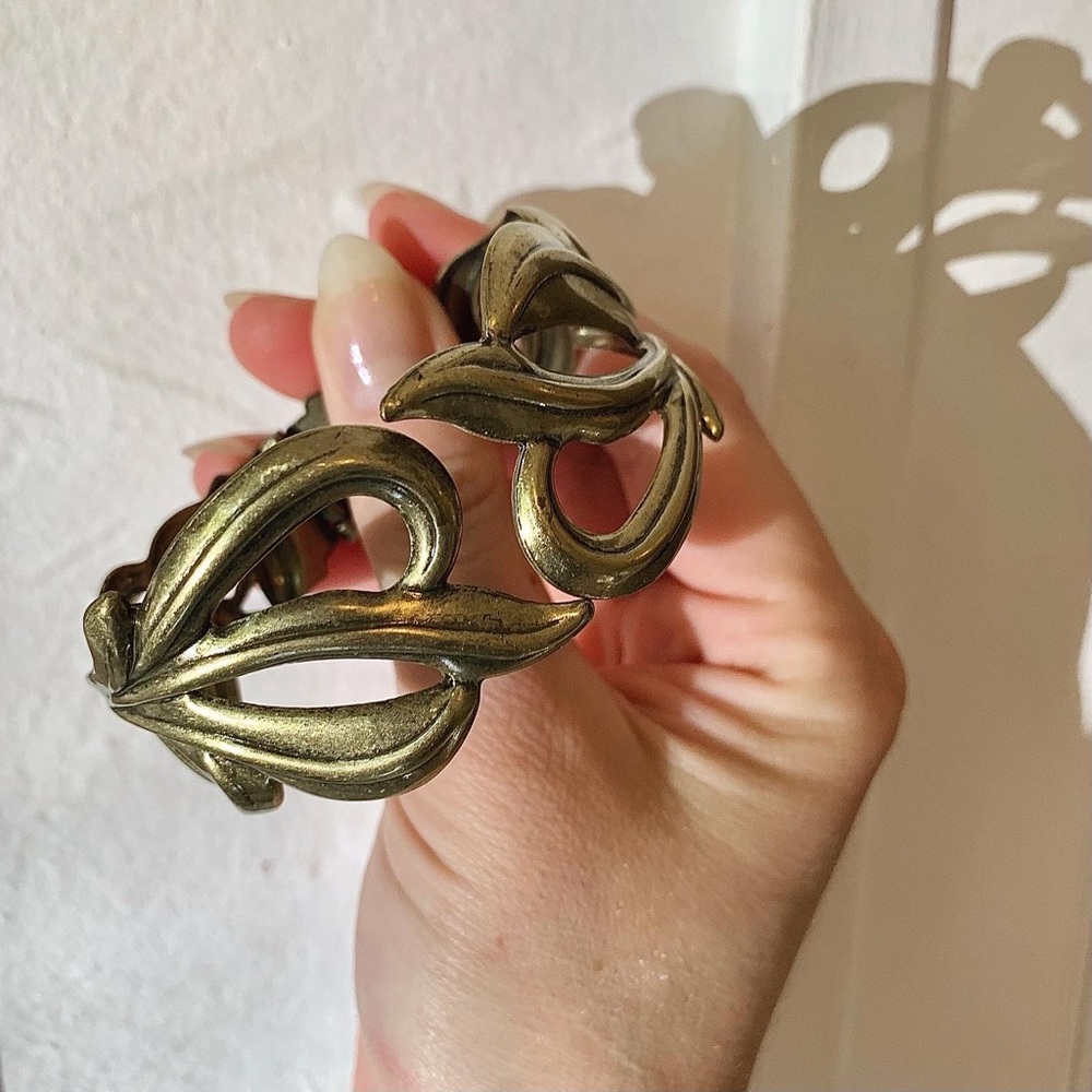 Vintage metal cuff bracelet!